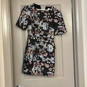 New with tags floral tea dress with with short sleeves